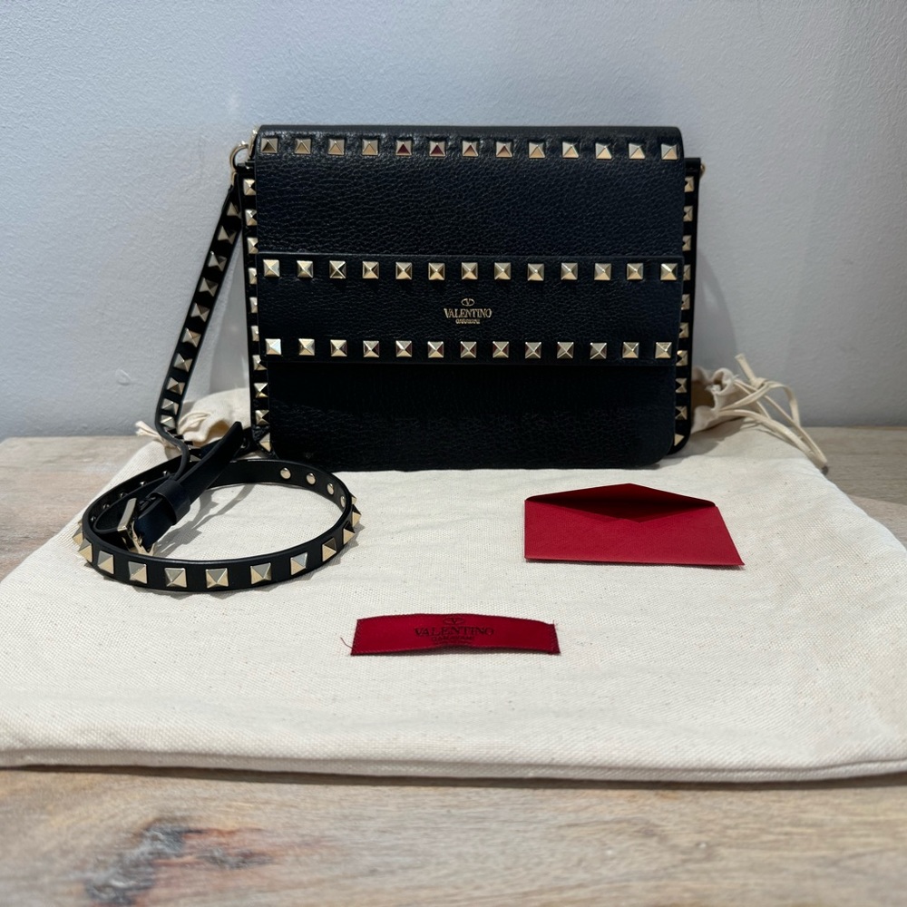 Valentino Garavani Rockstud Front Handle Flap Bag Grainy Black Leather- like new
